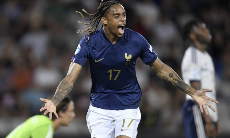PSG bogato plačal za mladeniča, okrepitev tudi v Nottinghamu
