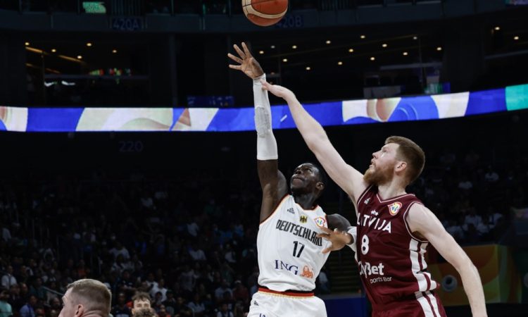 Nemci po razburljivem boju tesno ugnali Latvijo za polfinale SP