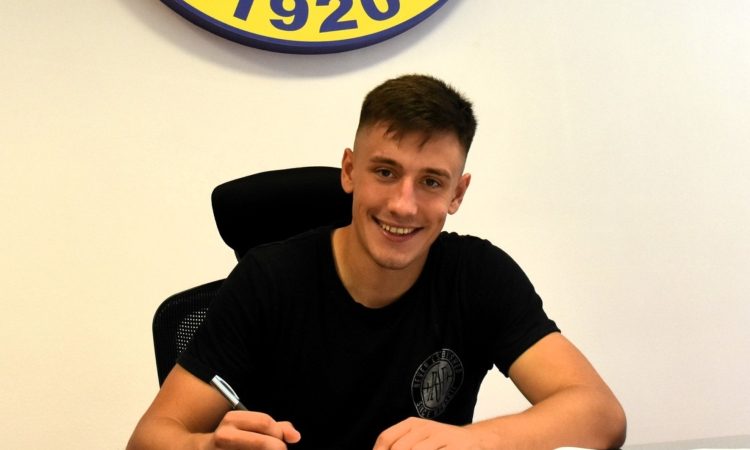 Vešner Tičić podaljšal s Koprom