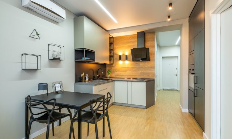 Naprodaj stanovanje v Bertokih in več gradbenih parcel v Marezigah ter Sv. Antonu