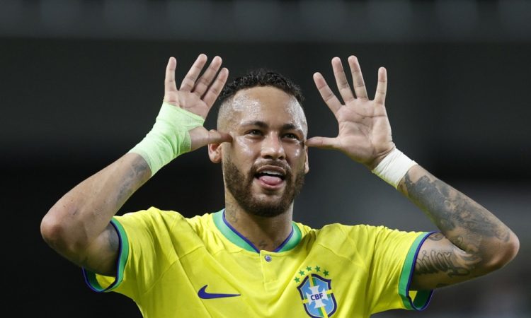 Neymar z dvema goloma prehitel Peleja na lestvici strelcev
