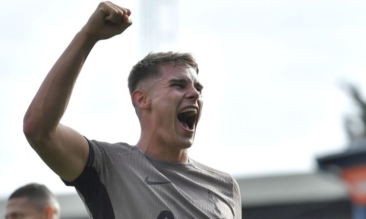 Tottenham vsaj za en dan na vrh angleške lige