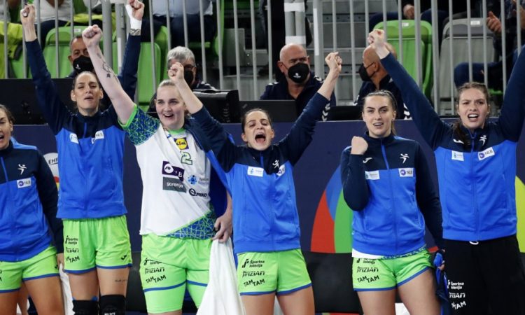 Slovenske rokometašice danes v Chietiju