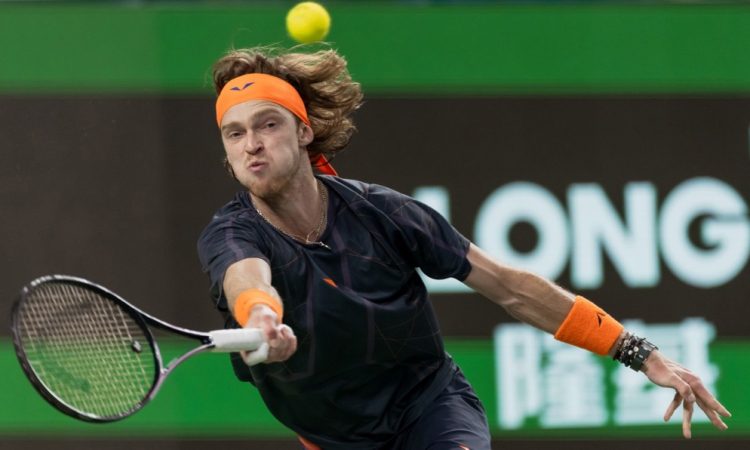Hurkacz in Auger-Aliassime za naslov v Baslu