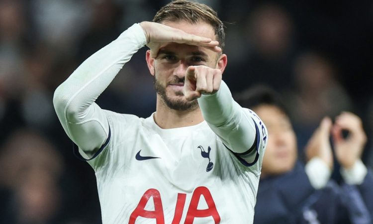 Tottenham ostaja na vrhu angleške lige