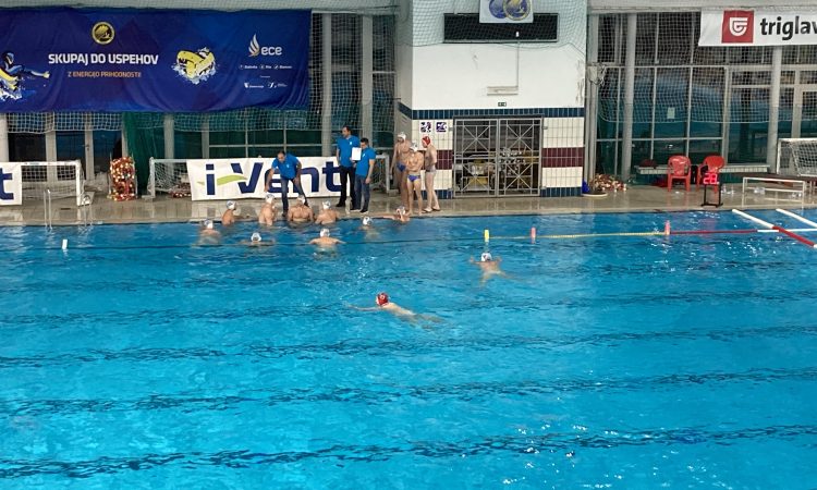 Slovenski vaterpolisti v Kranju dvakrat zmagali, enkrat izgubili