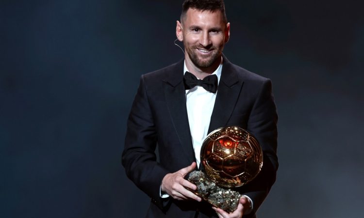 Messi zlato žogo posvetil reprezentančnim soigralcem in Maradoni