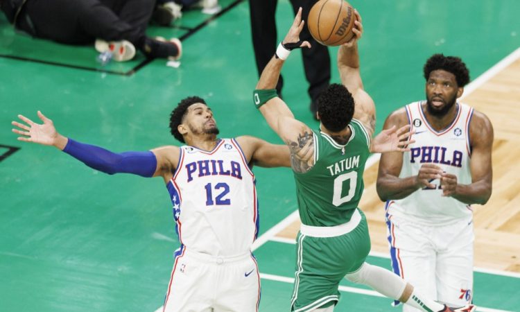 Embiid ob 35.000 dolarjev zaradi neprimerne geste