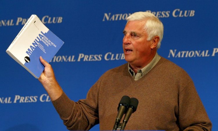 Umrl ameriški košarkarski trener Bobby Knight