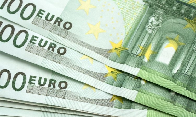 Zaradi neprimernega vedenja navijačev Mariboru 700 evrov kazni