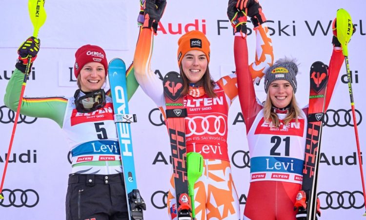 Vlhovi šesti jelenček, Slovenke upajo na boljši jutri