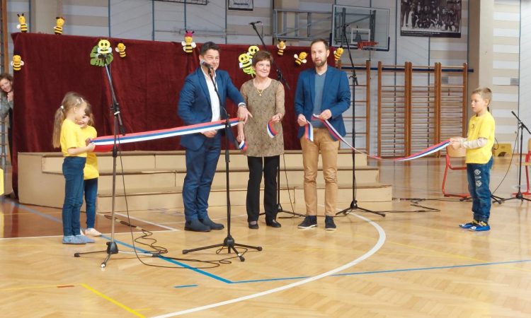 V Iliriski Bistrici energetsko obnovili zdravstveni dom in osnovno šolo