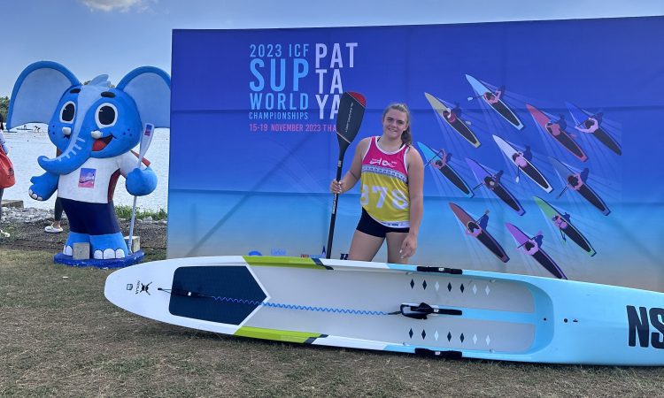 Naja Pinterič tretja v veslanju stoje na mladinskem SP