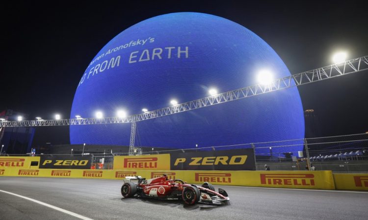 Kaotičen začetek formule 1 v Las Vegasu