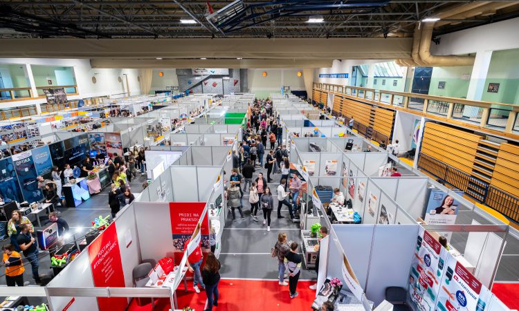 Karierni sejem v Mariboru v dveh dneh obiskalo več kot 6.000 mladih, staršev ter učiteljev
