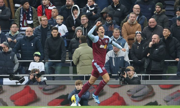Villa po zmagi nad Tottenhamom že četrta, uspešen tudi United