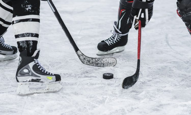 Hokejisti SŽ Olimpije so po kazenskih strelih premagali celovški KAC s 3:2