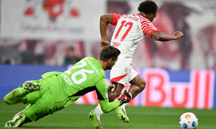 Bayern podaljšal sodelovanje z vratarskim dvojcem