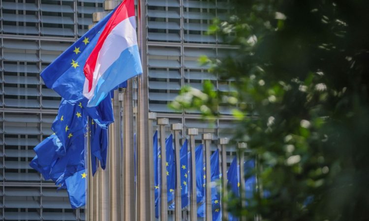 Evropska komisija v odzivu na razsodbo podprla 