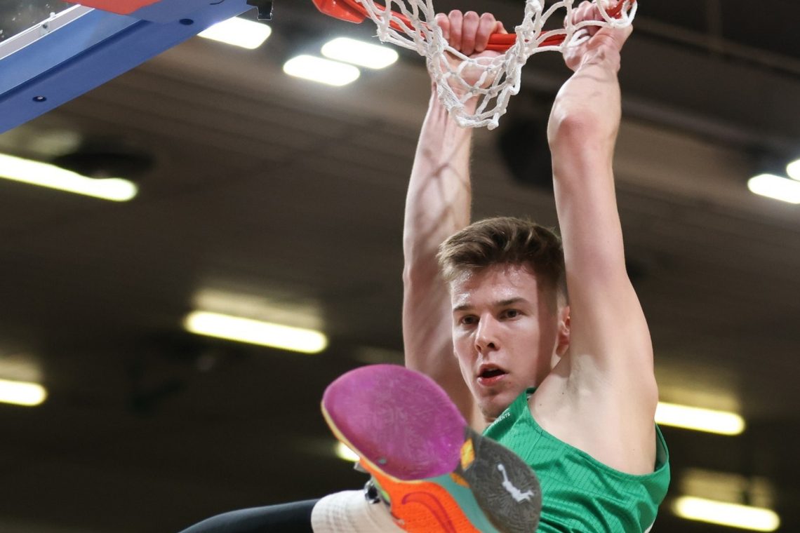 Košarkarji Cedevite Olimpije so v 13. krogu lige Aba premagali Cibono s 93:91