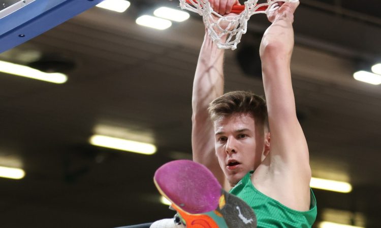 Košarkarji Cedevite Olimpije so v 13. krogu lige Aba premagali Cibono s 93:91
