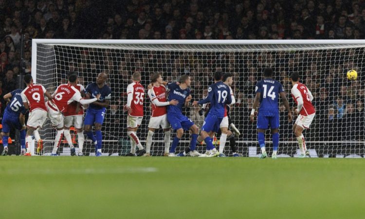 Arsenal zamudil priložnost za vodstvo na prvenstveni lestvici