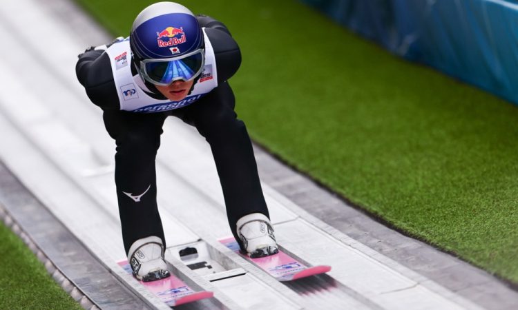 Japonec Kobayashi dobil kvalifikacije v Bischofshofnu, Lanišek peti