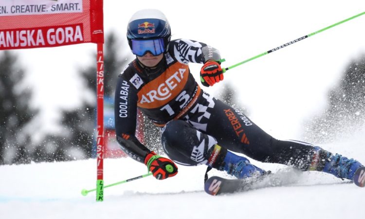 Vlhovi prva vožnja Zlate lisice v zahtevnih razmerah, Bucik v finalu