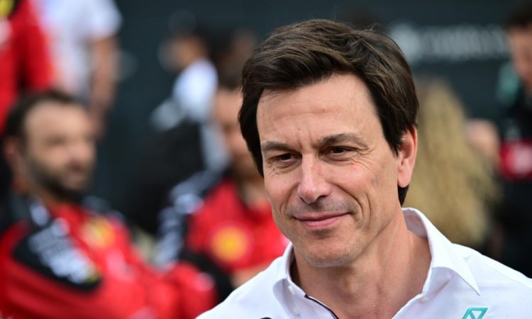 Wolff še tri sezone na čelu Mercedesove ekipe