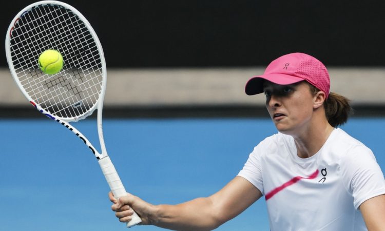 Vrh teniške lestvice WTA nespremenjen, Ostapenko v top 10