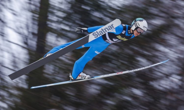 Peter Prevc deveti v Sapporu, zmagal vodilni v pokalu Kraft