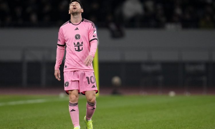 Messi vztraja, da v Hongkongu ni igral zaradi poškodbe