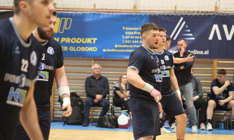  Rokometaši iz Dobove so premagali Sviš Ivančno Gorico s 33:31