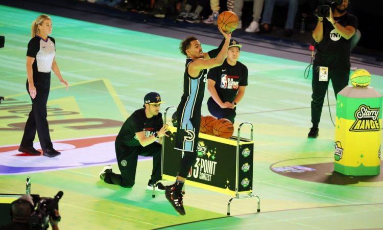 Trae Young vsaj en mesec brez košarke