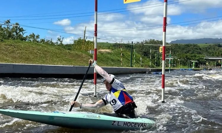 Eva Alina in Žiga Lin Hočevar zmagala na Reunionu