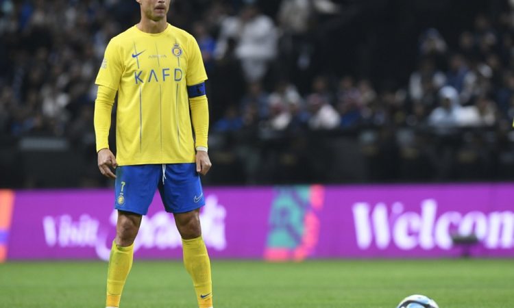 Ronaldo ob omembi Messija z nespodobno gesto razjezil navijače