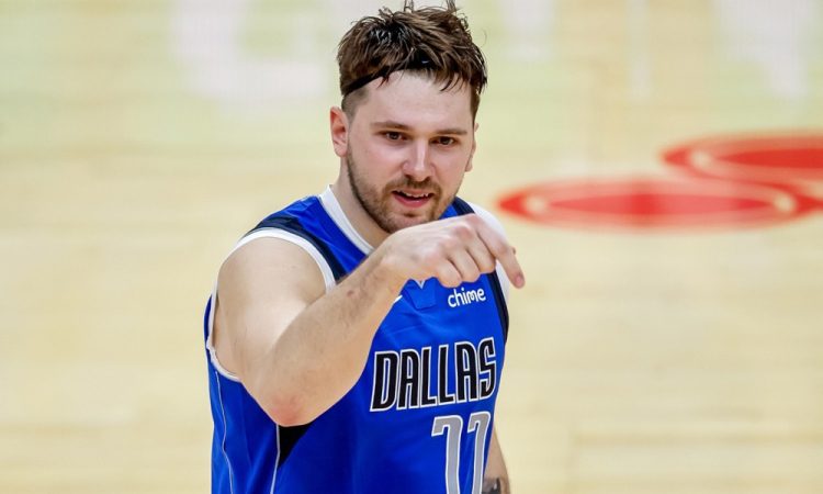 Dončiću na 25. rojstni dan enajsti trojni dvojček v sezoni