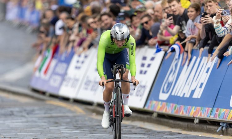 Pogačar po 81 km dolgem napadu do zmage na Strade Bianche