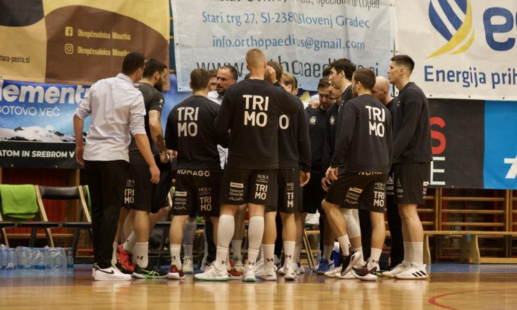 Rokometaši trebanjskega Trima so premagali Krko s 25:20 