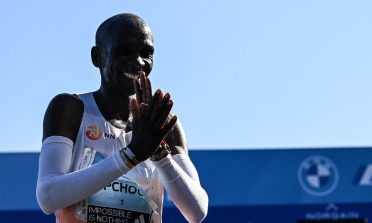 Kipruto zmagovalec Tokia, Kipchoge le 10.