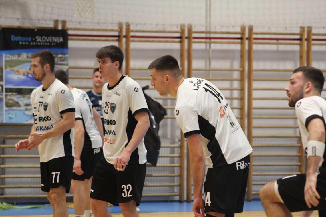 Rokometaši Dobove so izgubili proti Riku Ribnici s 26:35