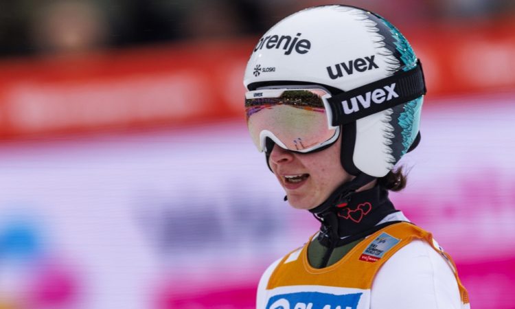 Nika Prevc na drugi tekmi le za Norvežanko Eirin Mario Kvandal