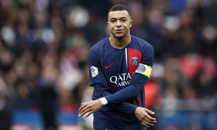 PSG le remiziral z Reimsom