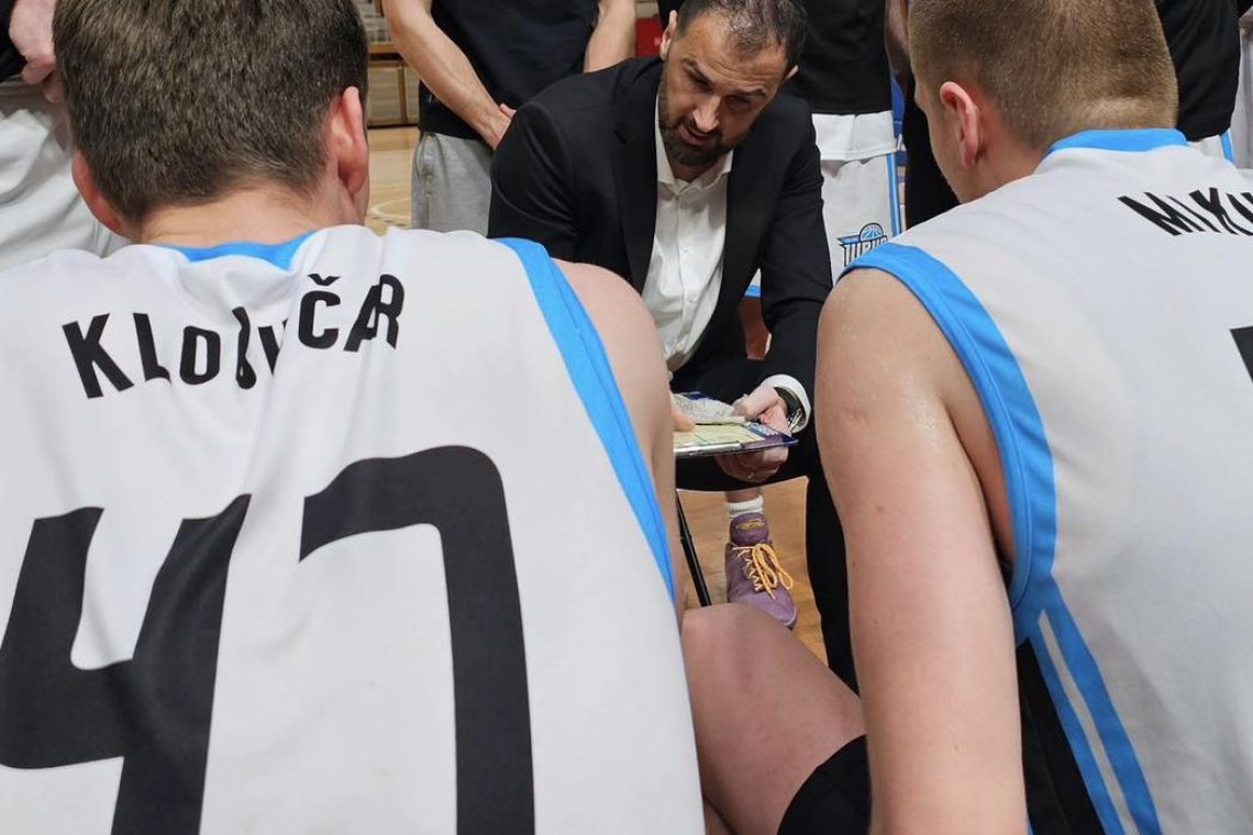 Košarkarji Ilirije so premagali GGD Šenčur s 100:92