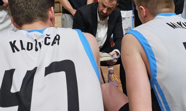 Košarkarji Ilirije so premagali GGD Šenčur s 100:92