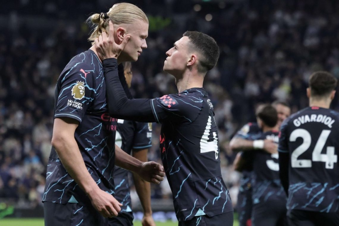 City premagal Tottenham in pred zadnjim krogom skočil na vrh lestvice