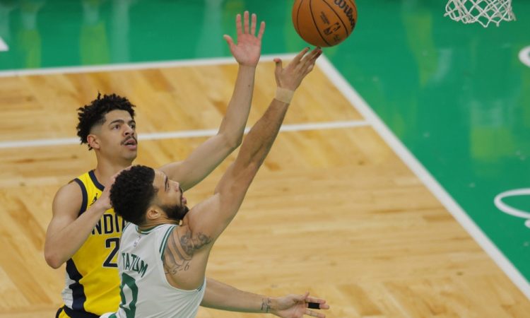 Boston z zmago po podaljšku povedel proti Indiani