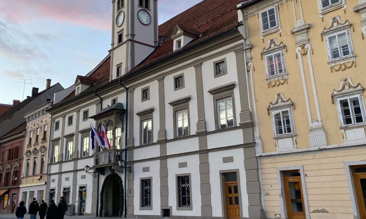 Mariborski mestni svet v prvem branju podprl reorganizacijo delovanja mestne uprave
