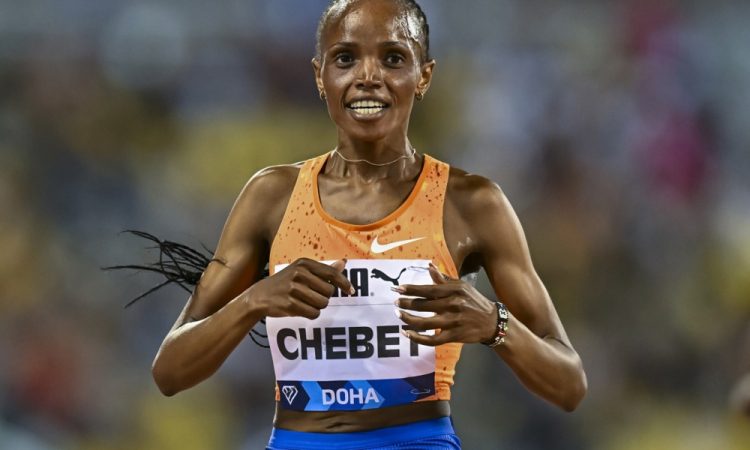 Kenijka Beatrice Chebet je v Eugenu popravila svetovni rekord na 10.000 m