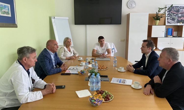 Celjski župan Kovač z vodstvom bolnišnice o njenem stanju in razvoju